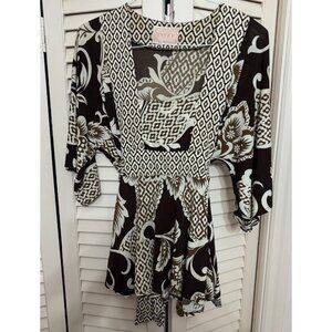 Envy U flare sleeve tie back shirt top size L